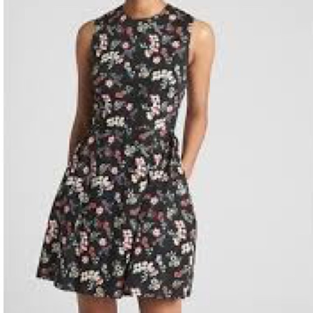Floral Sleeveless Dress - lined with pockets -